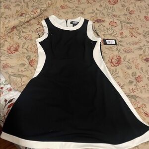 DKNY Black and White Dress size 6, NWT